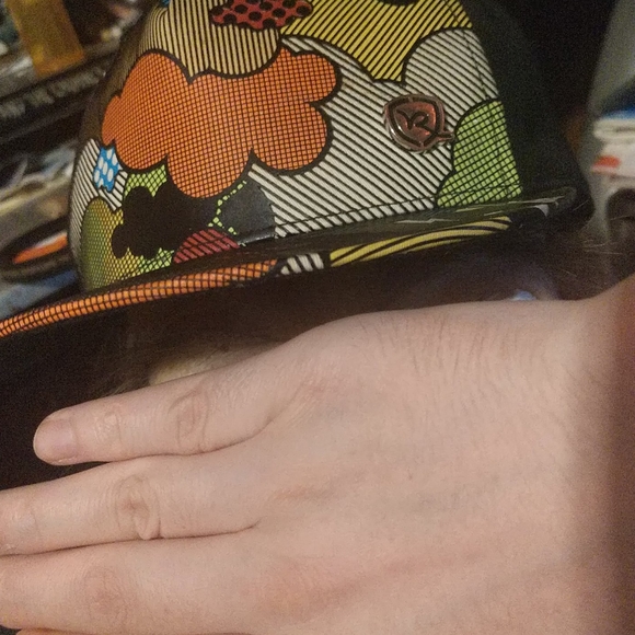 ROCAWEAR HAT - Picture 4 of 4